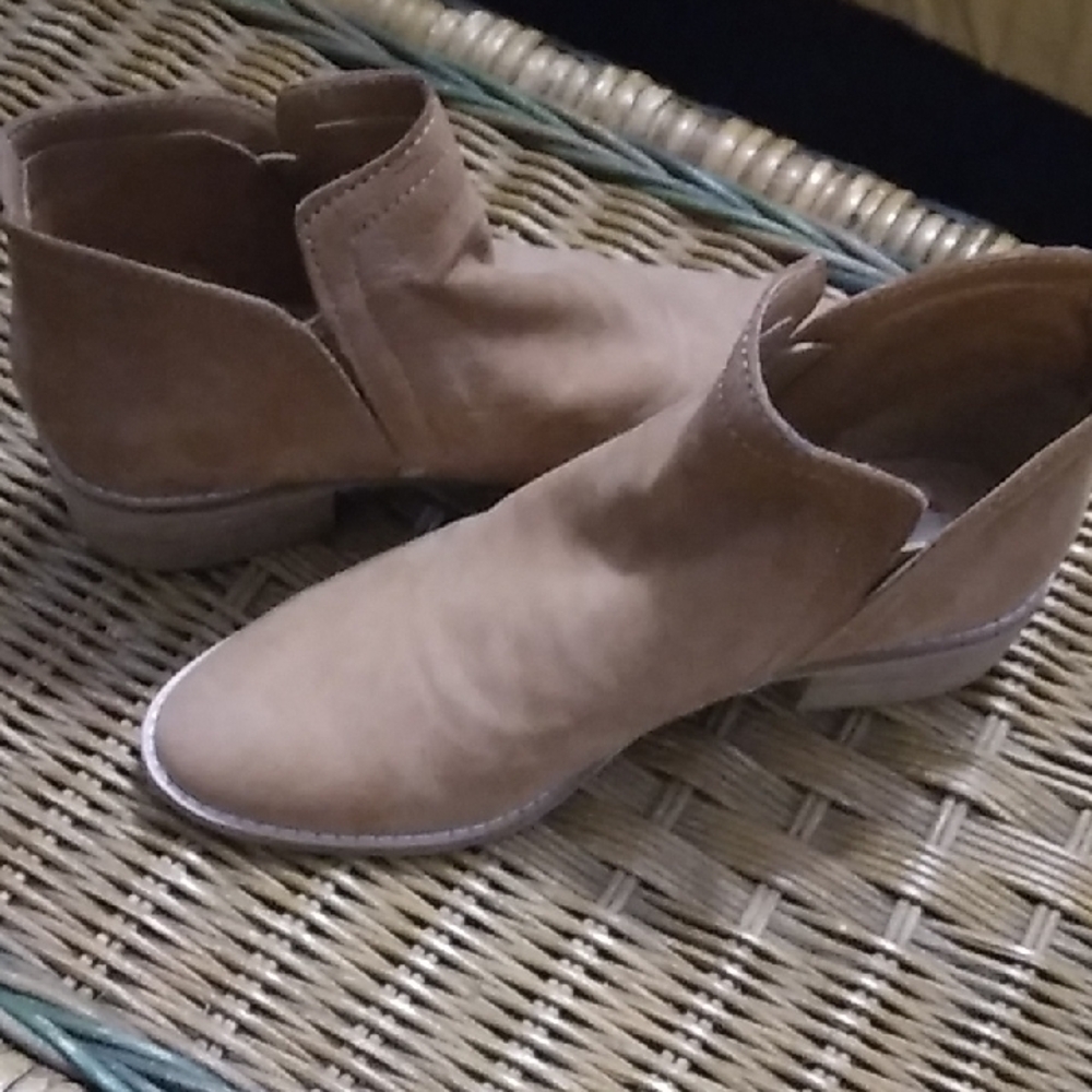 Dolce Vita Tan Ankle Booties